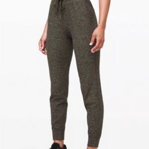 Lululemon Athletica Green Jogger Pants Size 6